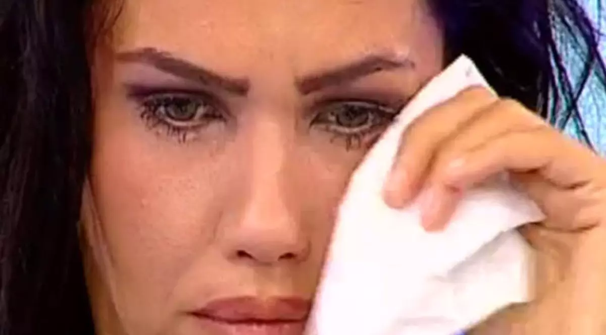 Oana Zăvoranu NU MAI MĂNÂNCĂ! Ce se întâmplă cu ea, după moartea mamei