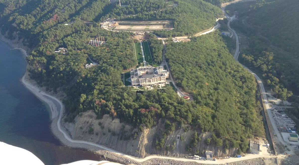Uite ce casă de vacanță are Putin pe malul Mării Negre! Valorează un miliard de dolari!