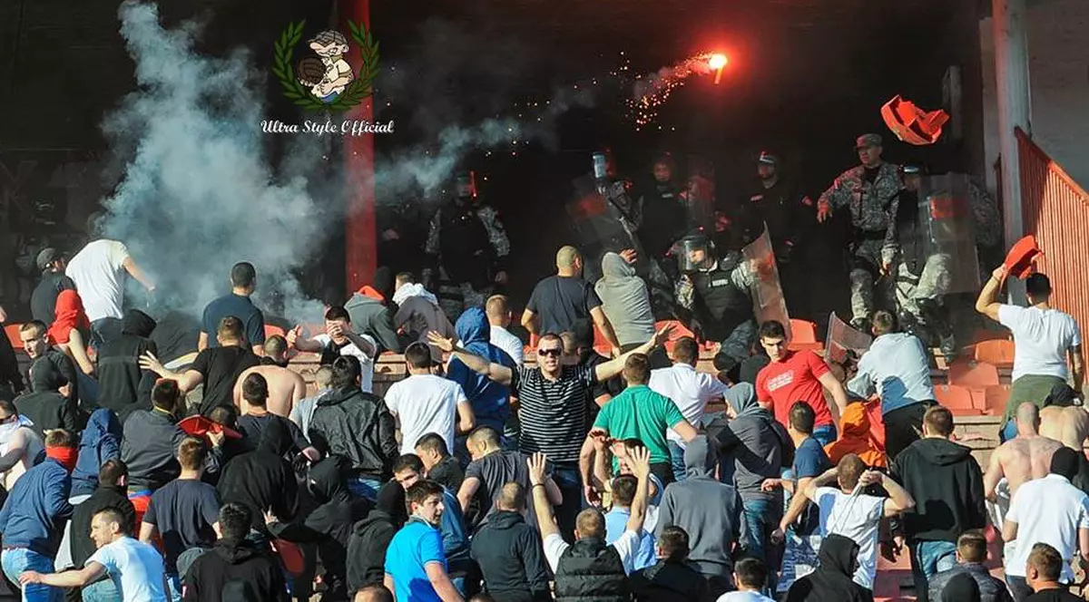 Derby împroșcat cu sânge la Belgrad! Fanii s-au bătut crunt pe ”Maracana” / GALERIE FOTO & VIDEO