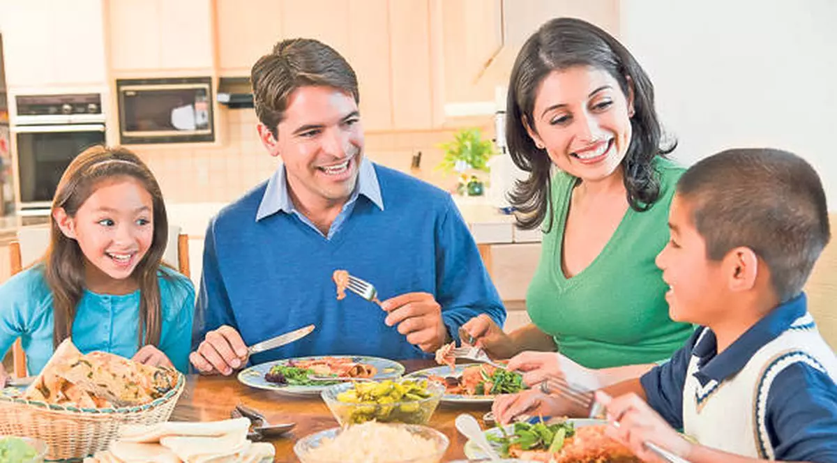 TRADIȚII ROMÂNEȘTI BIZARE! Ce ar trebui, de fapt, să mănânci în ziua de Paște