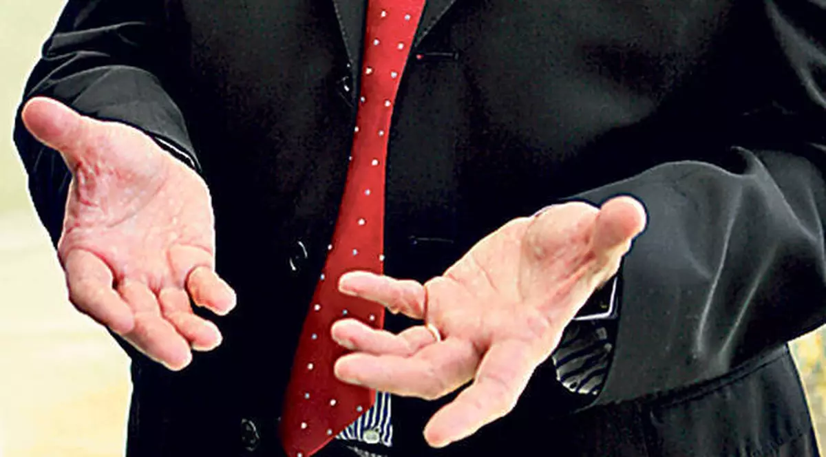 Scandal monstru la Parlament! "Tăriceanu, demisia"!