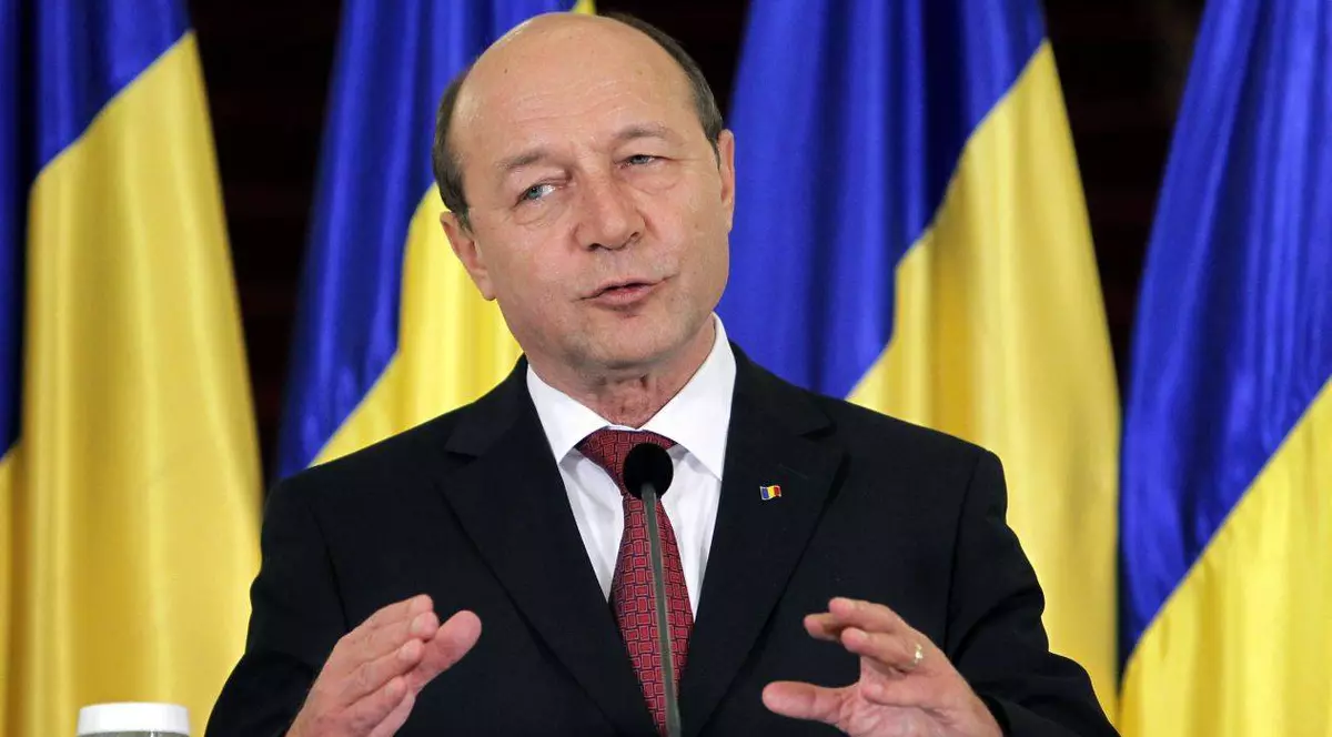 BĂSESCU va primi încă o CETĂŢENIE! "Poziţiile exprimate NU ANGAJEAZĂ ROMÂNIA"