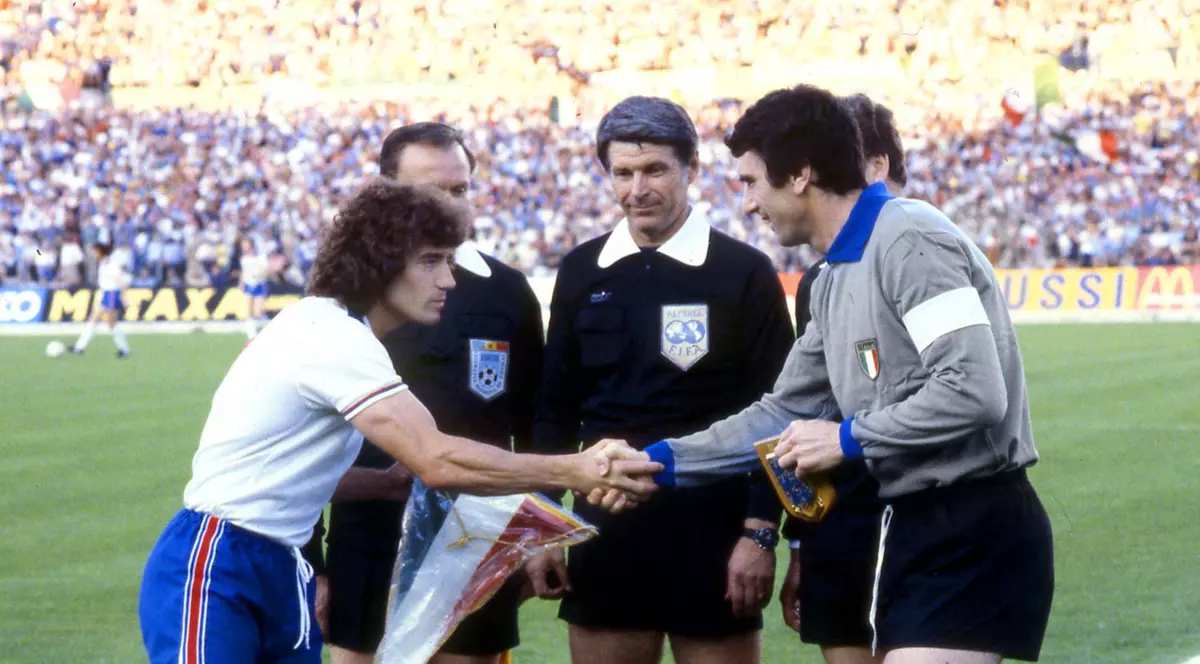 Nicolae Rainea l-a eliminat pe Maradona şi i-a cântat Pluguşorul lui Marius Stan / ^FOTO&VIDEO