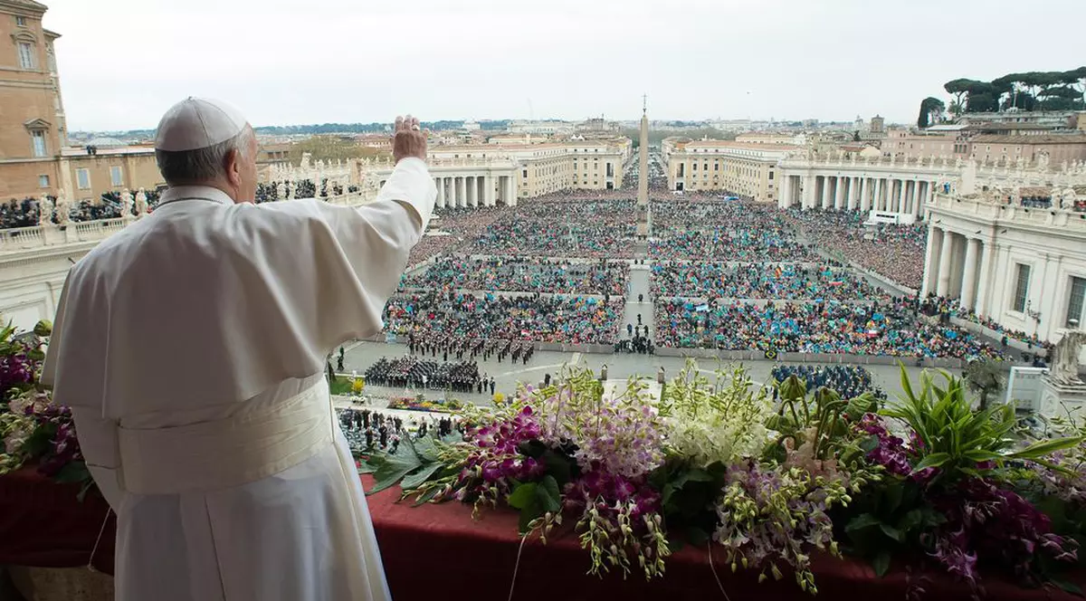 Dublu scandal la VATICAN: un preot e acuzat de homosexualitate, iar altul de crimă