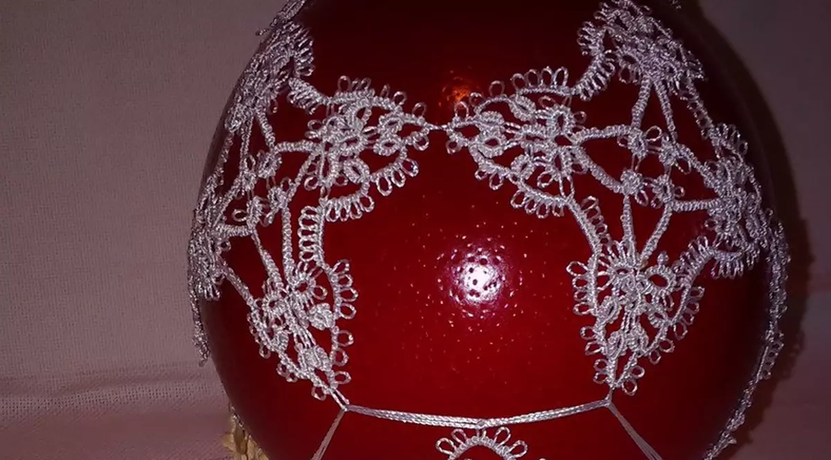 La asta te-ai gândit? Ouă de Paște îmbrăcate în dantelă fină