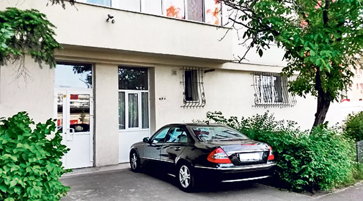 CE NE ENERVEAZĂ: Cei care parchează în buza scării