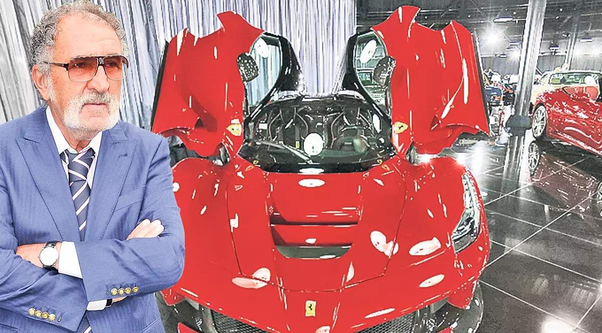 Extravaganţă de miliardar | Ţine în vitrină Ferrariul de un milion de euro