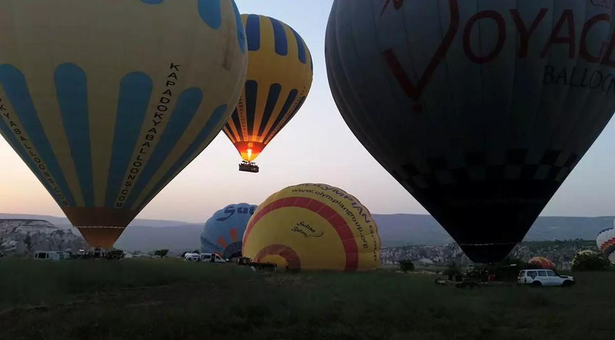 Tuncay a plimbat-o pe Andreea Marin cu balonul în Kapadokya