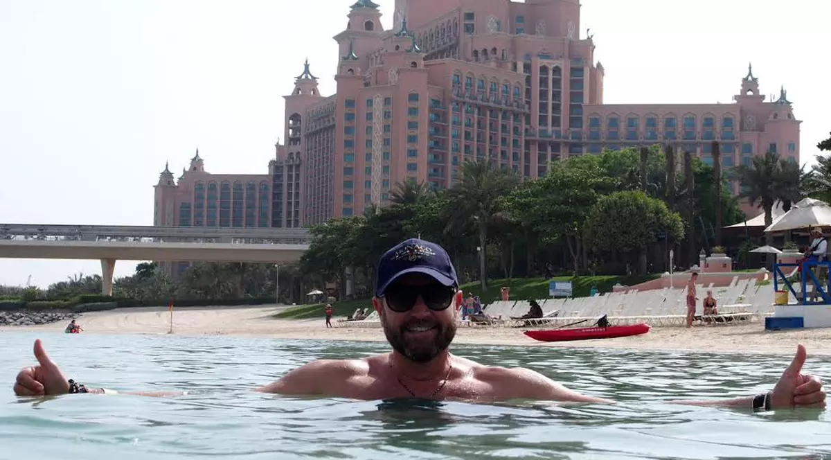 Botezatu a petrecut printre rechini și piranha