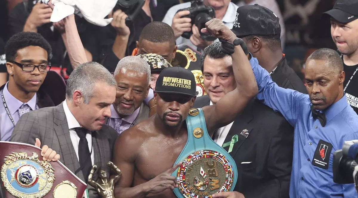 Floyd Mayweather a pierdut centura WBO! Bogătașul american s-a zgârcit la 200.000 de euro