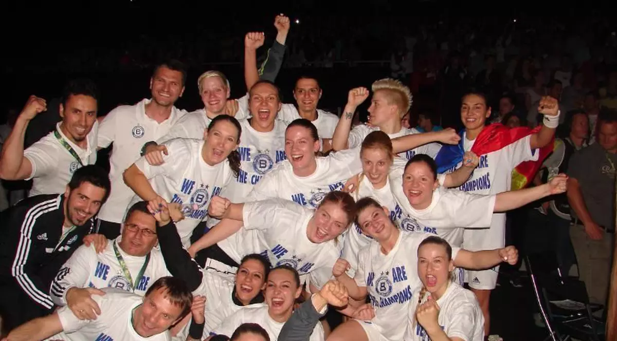 Cristina REGINA! Neagu a cucerit Liga Campionilor. A sărbătorit cu tricolorul