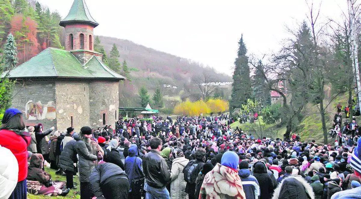 Becali ŞOCHEAZĂ după ce a vizitat mormântul "Sfântului Ardealului": "E o ţigănie!". Ce vrea să facă patronul Stelei la Prislop