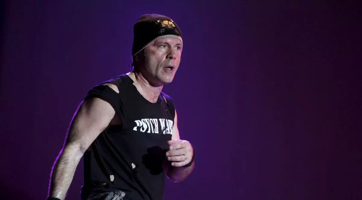 Solistul trupei Iron Maiden AFIRMĂ că a ÎNVINS CANCERUL