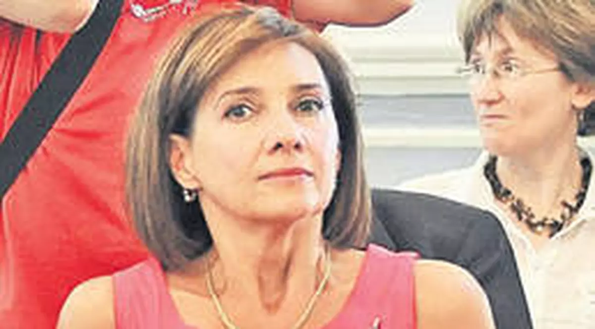 SENZAŢIONAL! Carmen Iohannis, apariție ULUITOARE! Prima Doamnă a României, de nerecunoscut!