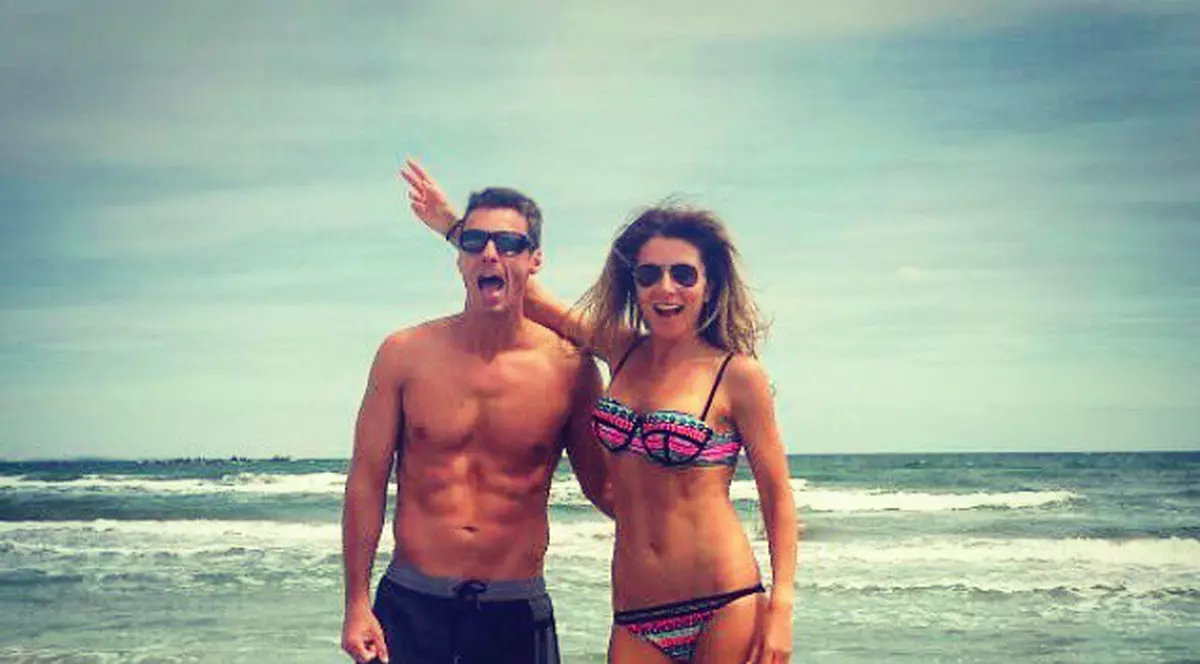 Brumă și Badea au ajuns LA MARE! Uite-i pe plajă, în COSTUM de BAIE