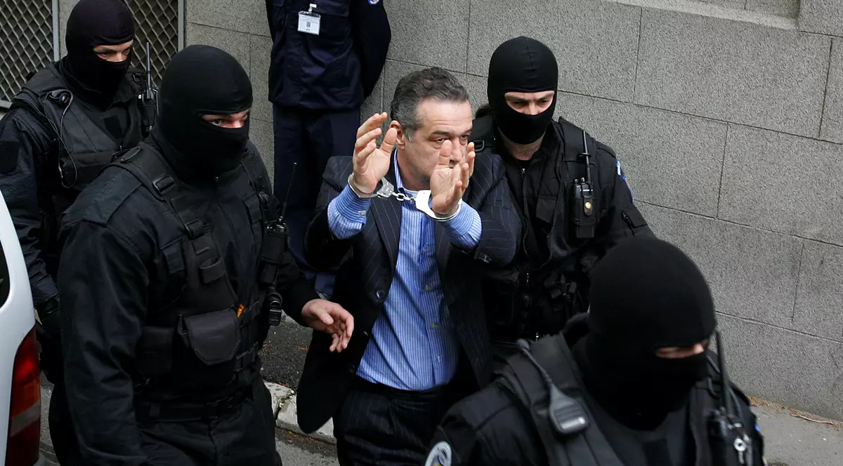 Gigi Becali riscă se întoarcă după gratii! ^Dosarul Avicola Iași, următoarea piatră de moară atârnată de grumazul patronului stelist