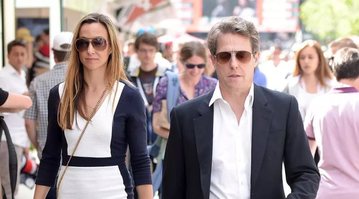 Cât de PENIBIL! Iubita unui MARE ACTOR, fără chiloți pe ea și NEEPILATĂ inghinal. S-a văzut TOT | FOTO 18+