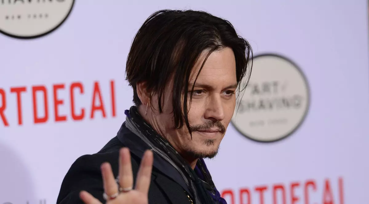 A dat de BELEA! Johnny Depp riscă zece ani de închisoare 