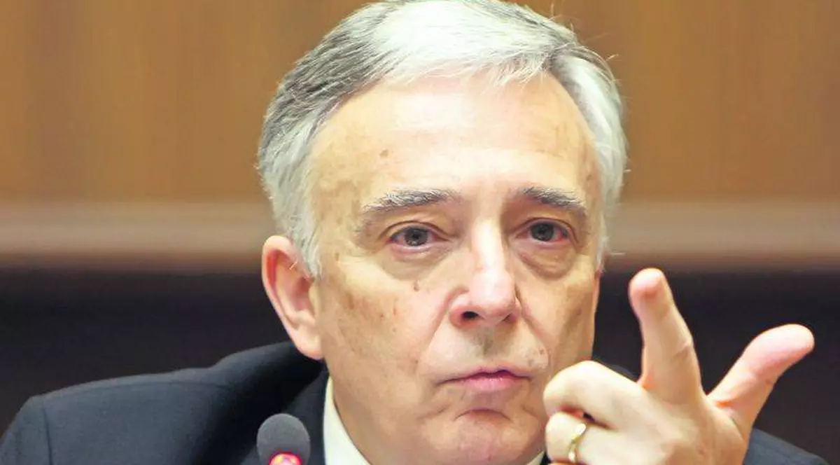 Prețurile vor crește mai repede decât anticipa BNR, potrivit lui Mugur Isărescu