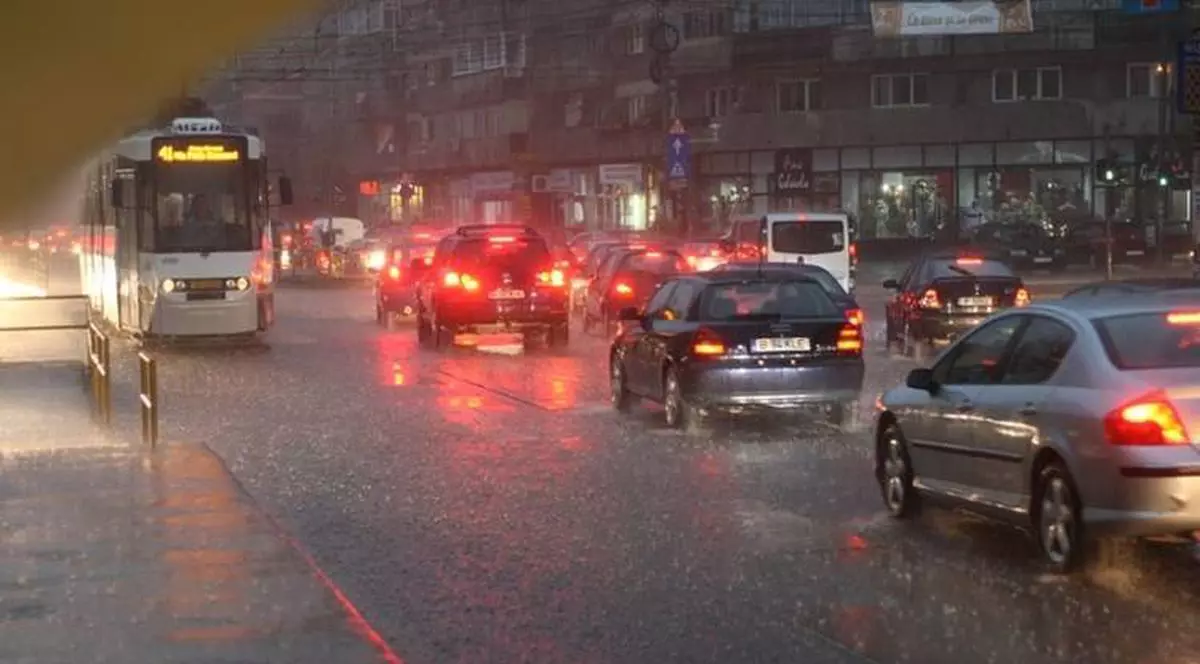 PROGNOZA METEO actualizată. Vremea se RĂCEȘTE accentuat 