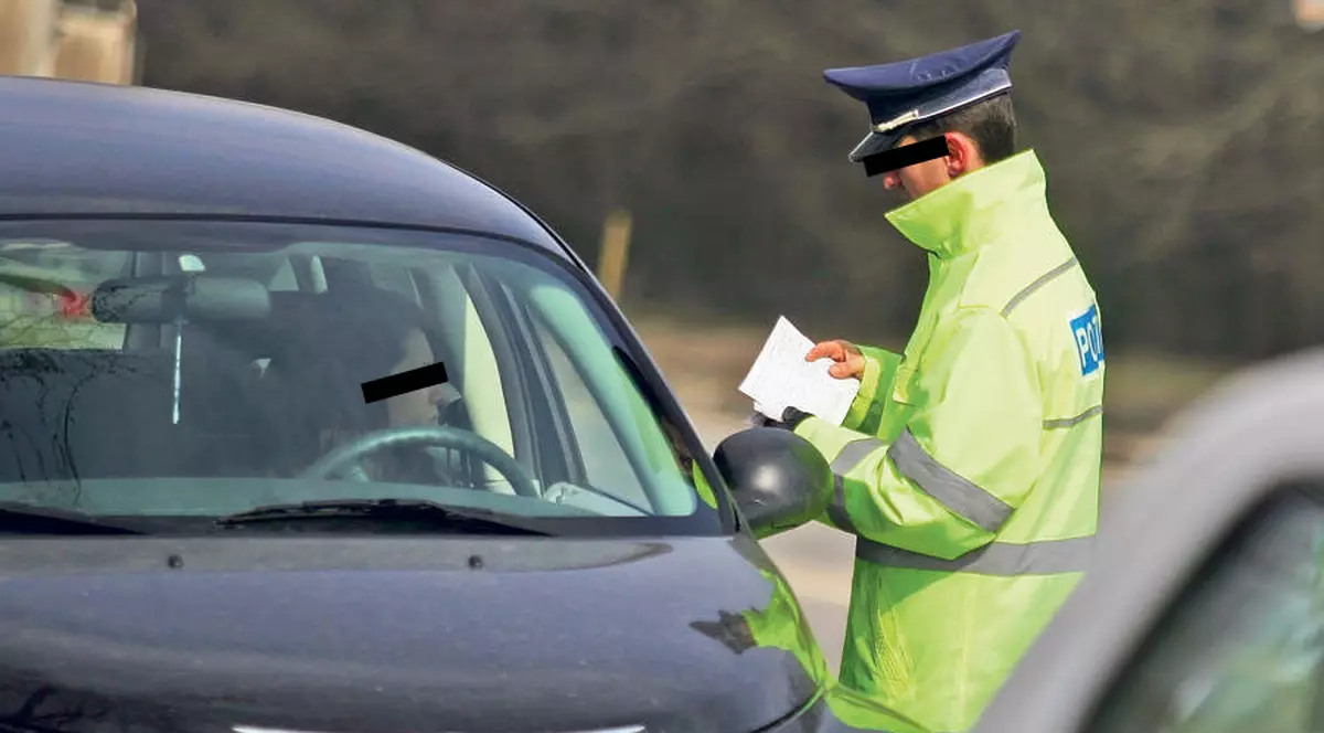 Detalii incredibile din dosarul agenților de la Rutieră! Ca să scape de filaje, polițiștii își luau șpaga doar din portbagaj
