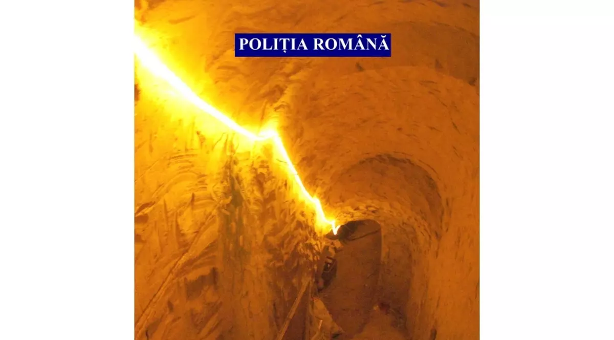 Nu e minciună pecărească! Un gălățean avea tunel de acasă până la Siret, prin care cărea peștele prins ilegal!