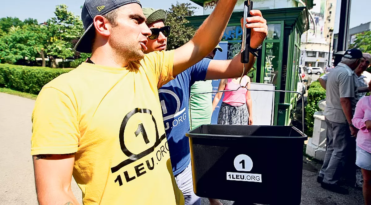 Vrea să ridice un spital pentru copii din mărunţişul donat