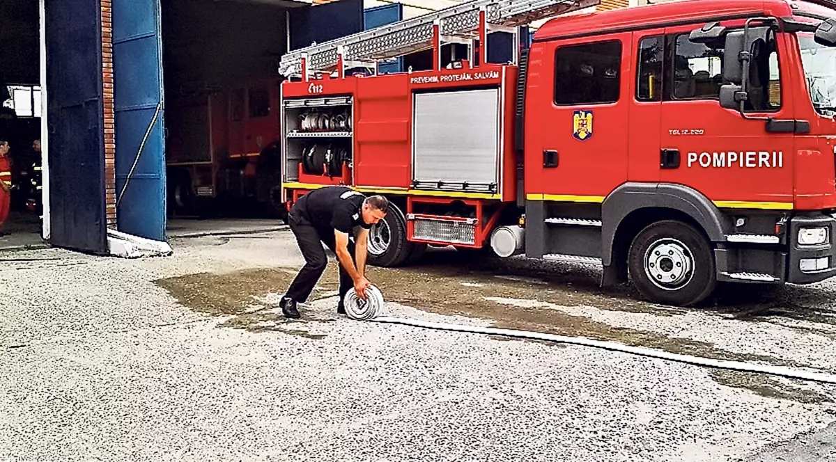 Primăria Galaţi a inventat culmea economiei! Au pus apometre la pompieri!