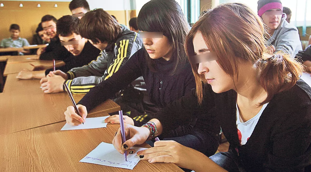 Vor să promoveze în școli abstinența până la căsătorie