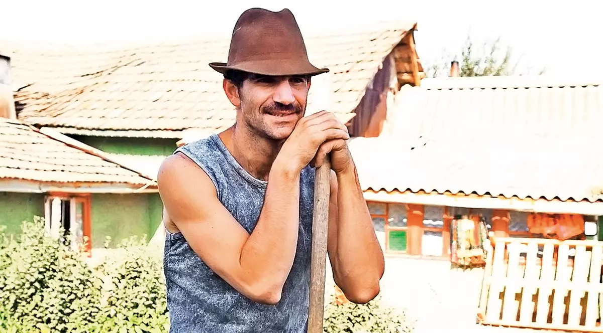 INTERVIU | «Firicel» a plecat de-acasă la 11 ani! Cuzin Toma a lucrat în mină, la shaormerie şi ca paznic pe şantier, înainte să devină actor