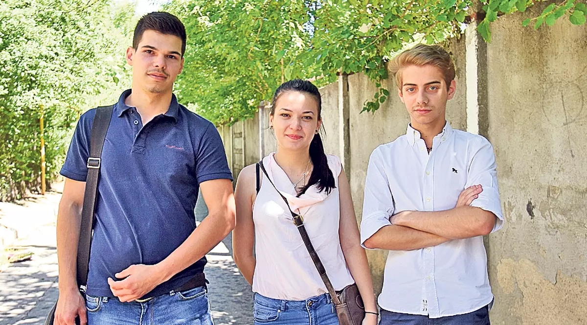 Bacalaureatul a început ieri, dar mulți elevi știu ce vor face dinainte de afișarea rezultatelor: «După examen plecăm la muncă în Spania!»