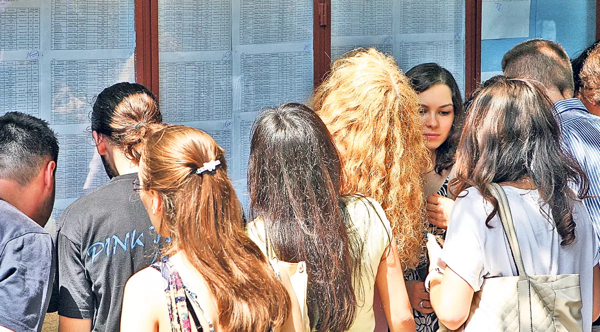 BACALAUREAT 2015. Start cu 6.000 de absenți! Azi urmează proba de foc a bacalaureatului: matematica