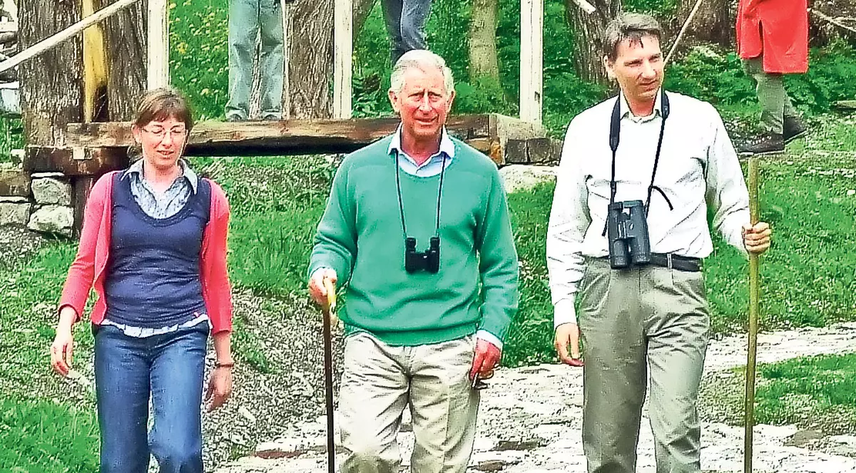 O «urzeală» a tronurilor... de tot râsul! Refuzat în Anglia, prințul Charles a acceptat să fie rege în România