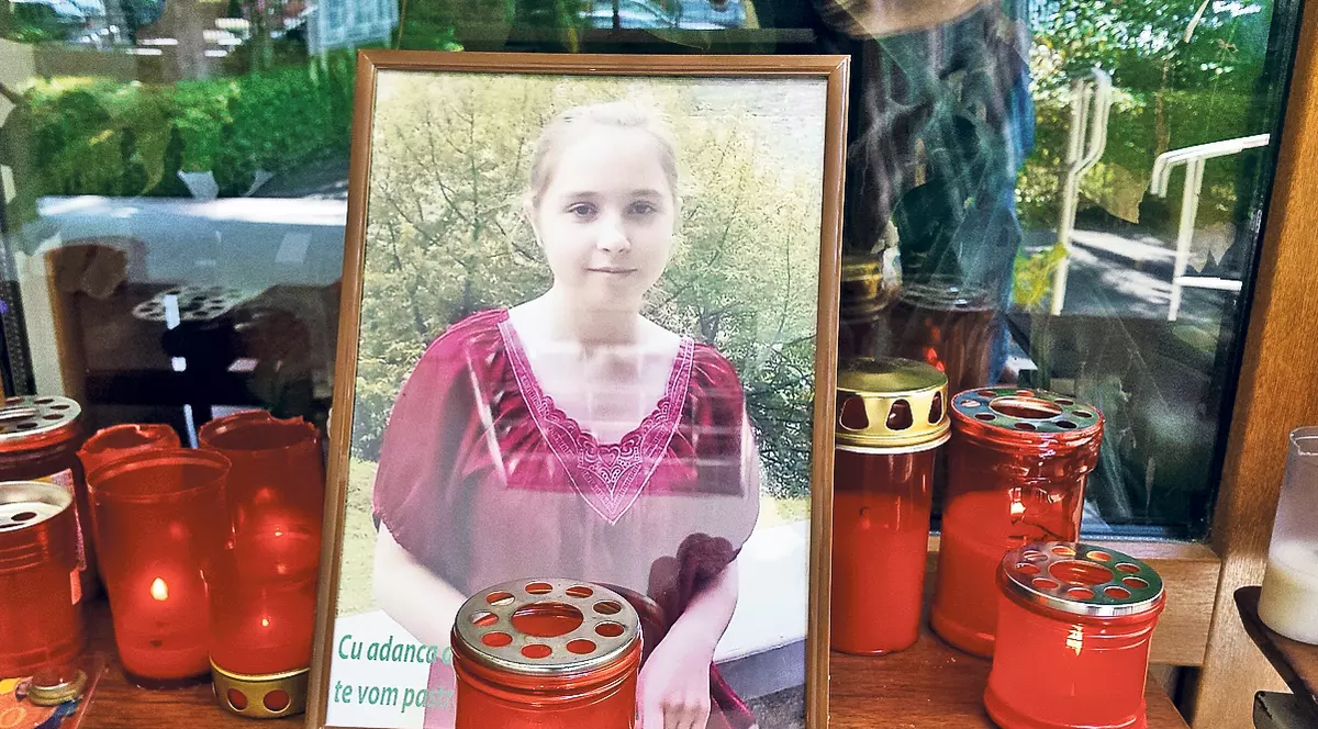 Eleva ucisă de anevrism trăia într-o sărăcie lucie! Profesorii îi luaseră rochie de banchet