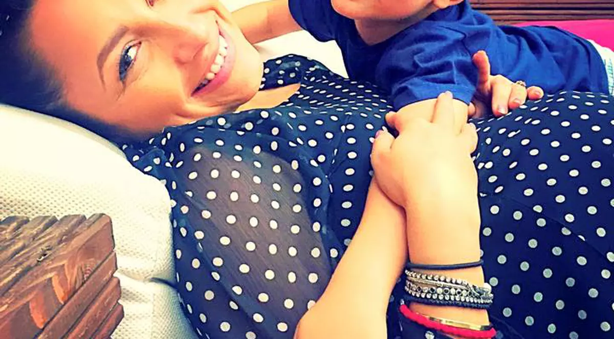 Fratele ei A DAT-O DE GOL! Uite când va naşte Andra 