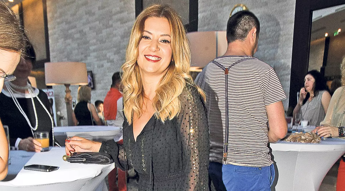 Amalia Enache și-a rupt degetul cu... scaunul