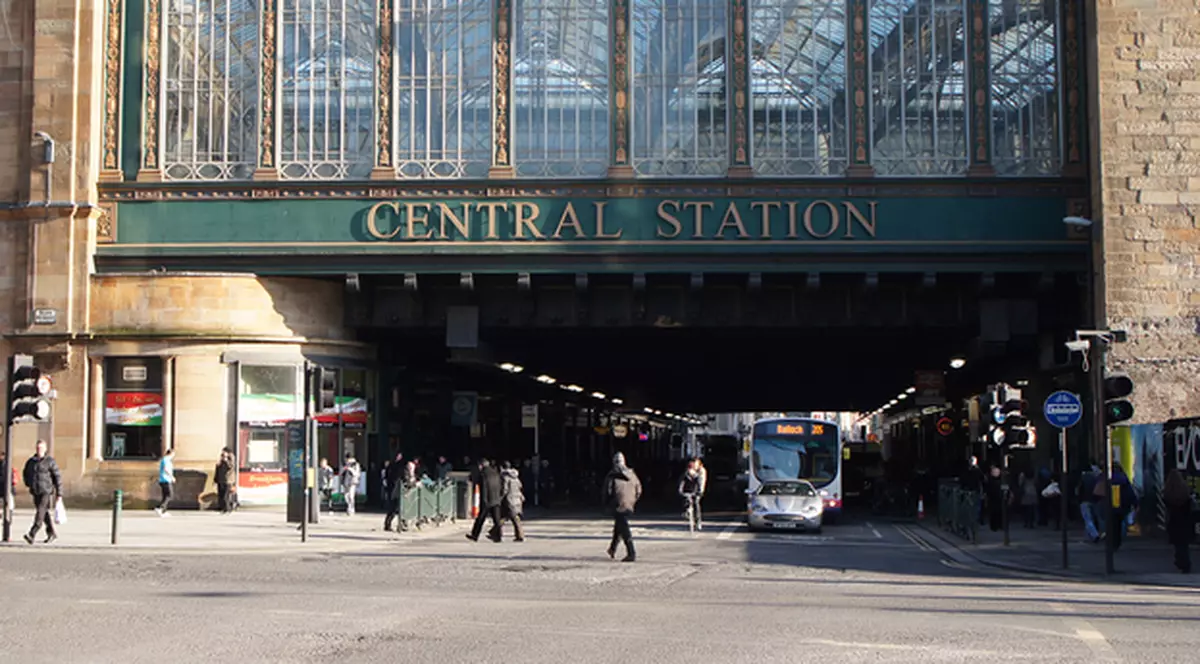 Le-a spus poliţiştilor că a fost violată în tren, dar camerele de filmat ar arătat altceva. Ce a făcut, de fapt, "victima"