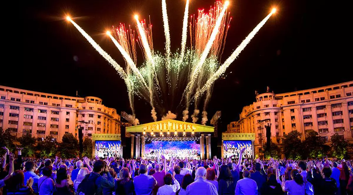 Uite câți bani a strâns Andre Rieu din vânzarea biletelor la iarbă verde!