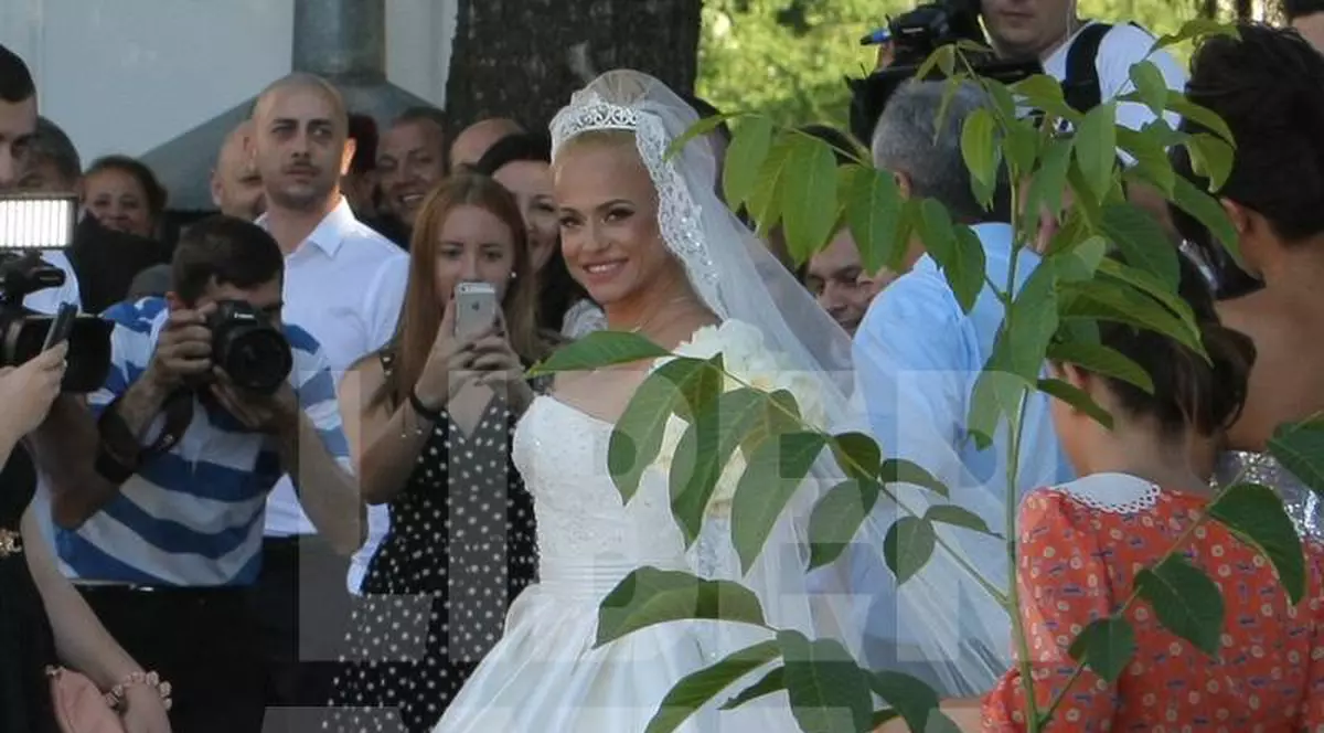 Mama Andei Adam nu a vrut să-i stea fiicei sale aproape într-un moment important de la nuntă