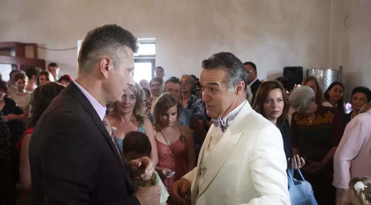 Amintiri despre cazul Valiza. Gigi Becali vrea să blocheze liderul CFR Cluj în fieful său: ”CFR Cluj nu bate niciodată la Voluntari. Acolo e spiritul meu”