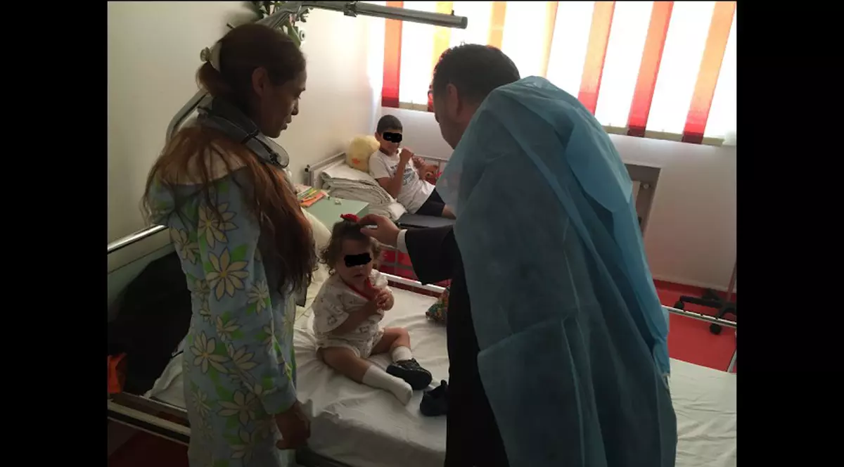 Cadouri pentru copiii bolnavi de cancer de la Spitalul Fundeni. Vezi cine le-a adus daruri