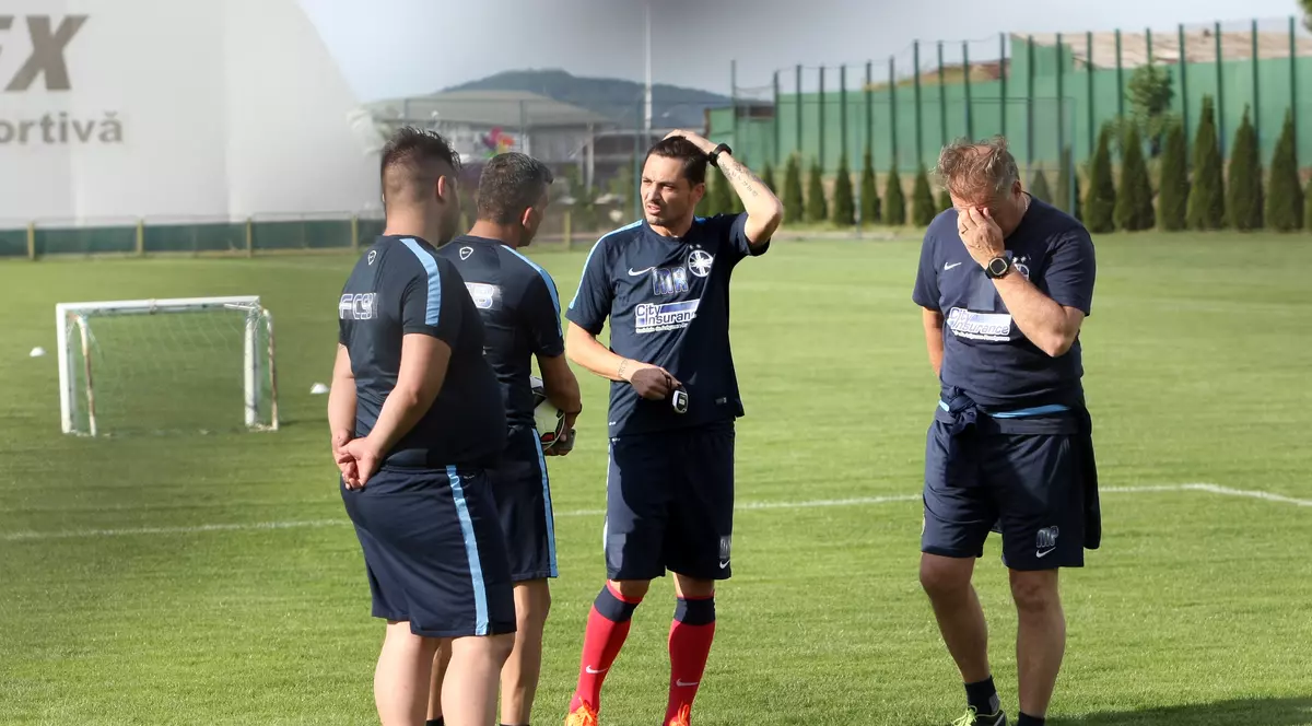 Steaua - Klagenfurt 4-5. ^Amical de coșmar pentru Rădoi. Campioana României a fost umilită de o echipă din liga a II-a, care a condus cu 3-0 la pauză. Țucudean a reușit dubla, iar Tudorie a marcat la debut