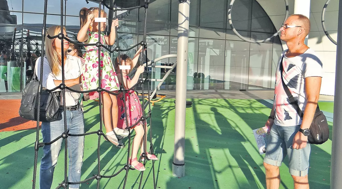 O cunoscută actriţă de la noi RADIAZĂ ALĂTURI DE BĂRBATUL PE CARE ERA HOTĂRÂTĂ SĂ-L PĂRĂSEASCĂ | EXCLUSIV