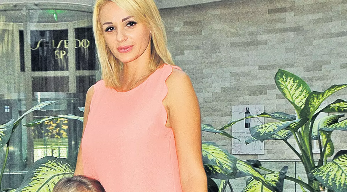 Catrinel Sandu s-a întors acasă doar cu fetele | EXCLUSIV