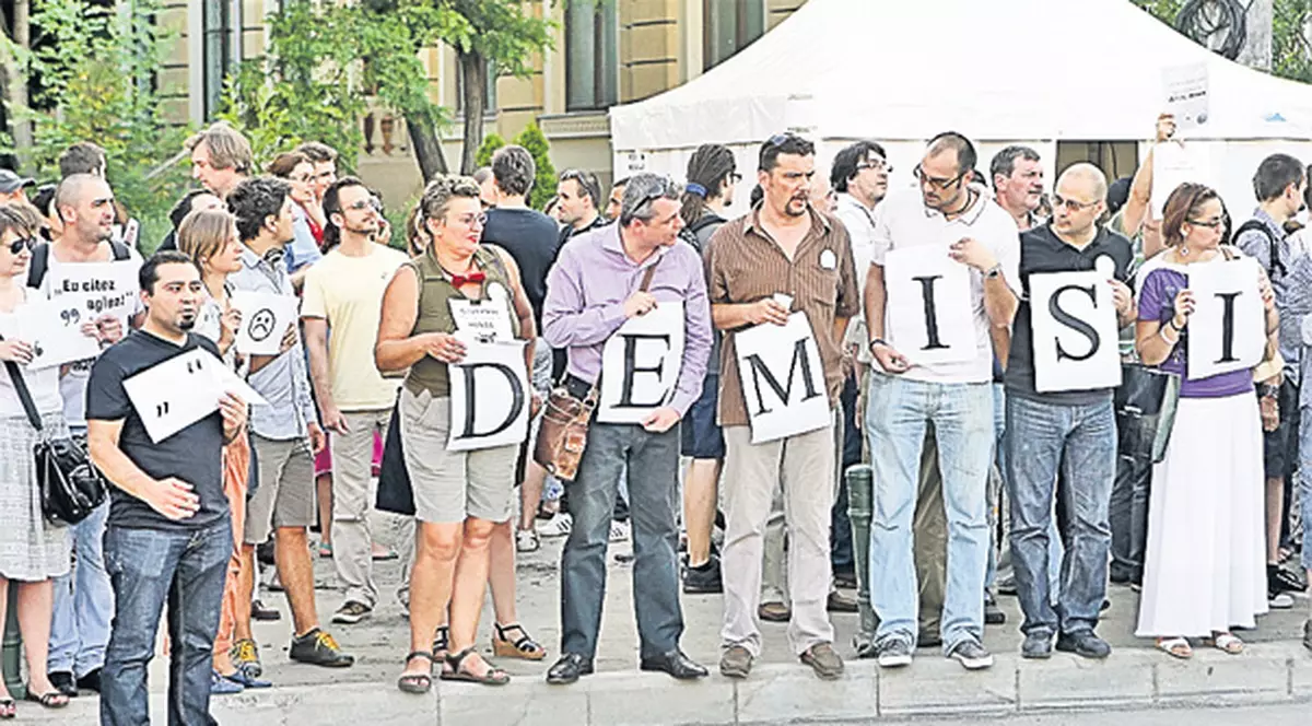 Lovitură pentru Victor Ponta! Românii ies în stradă 