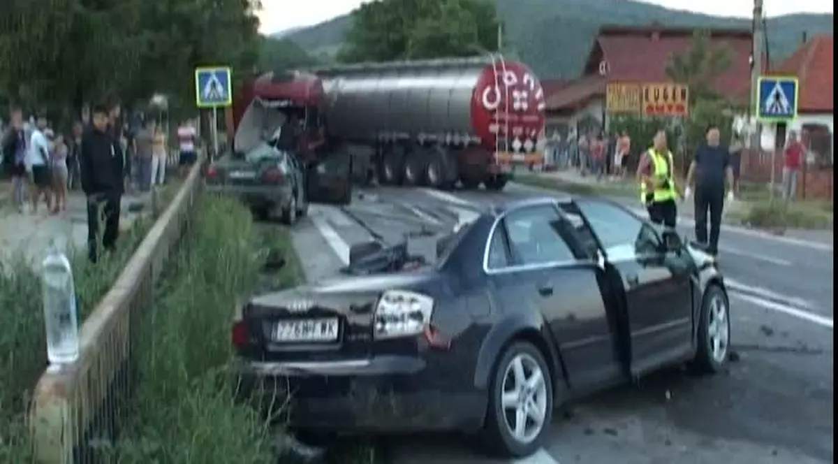 Șoferul din Vâlcea care a OMORÂT TREI OAMENI făcea SEX LA VOLAN?