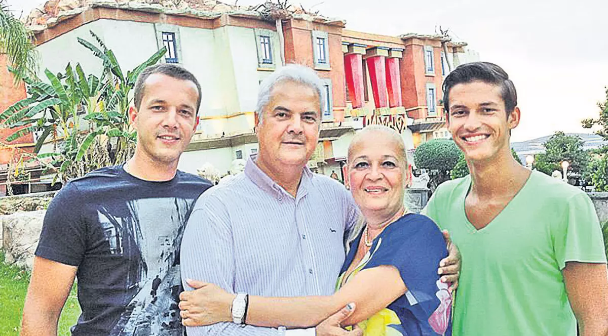 Instanța ar da, Năstase ar lua | Fostul prim-ministru vrea acum 118.000 de dolari despre care spunea că nu-i aparțin | EXCLUSIV