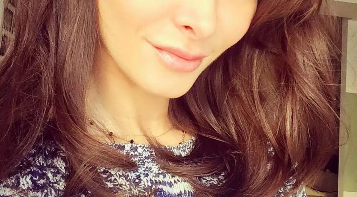 Prima imagine cu burtica de gravidă a Alinei Puşcaş! Vedeta este însărcinată pentru a doua oară!