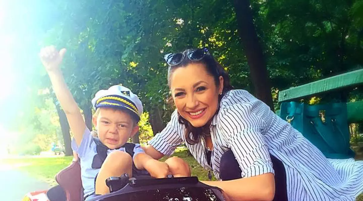 Fiul lui Măruță, David, și-a tras mașină ca a mamei lui!