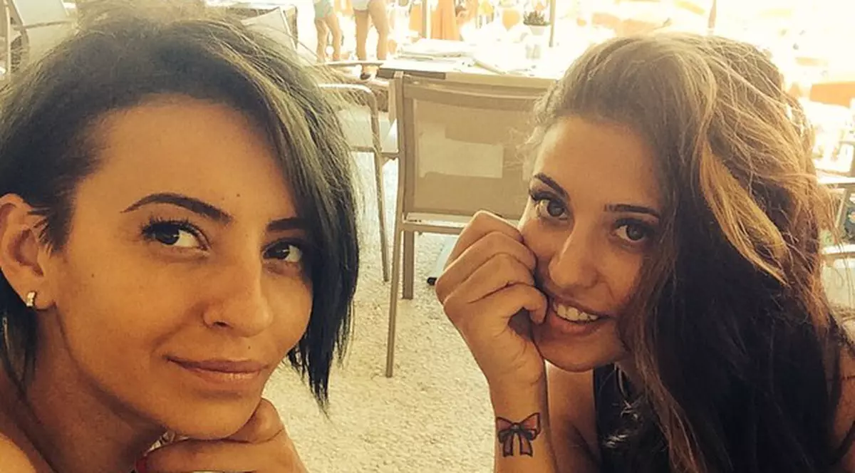 Imagine de colecţie! Antonia şi Giulia, cu bebeluşii la plimbare în parc. Cum s-au fotografiat cele două artiste